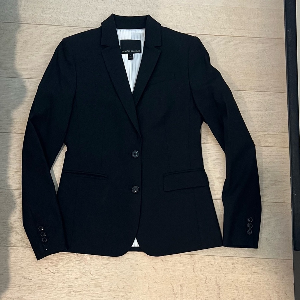 Banana Republic Black jacket and pants suit set with white shirt